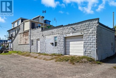 597 BARTON STREET E Hamilton (Gibson) Ontario photo 2