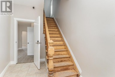 SECOND - 291 EMERALD STREET N Hamilton (Landsdale) Ontario photo 3