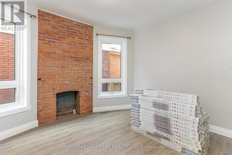 MAIN - 291 EMERALD STREET N, Hamilton (Landsdale), Ontario, L8L5L2