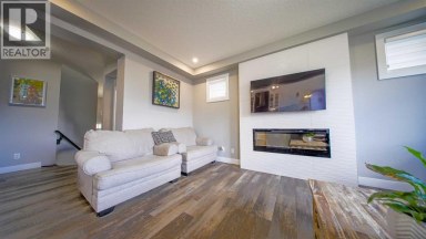 74 Carrington Crescent NW Calgary Alberta photo 11
