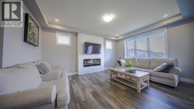 74 Carrington Crescent NW Calgary Alberta photo 7