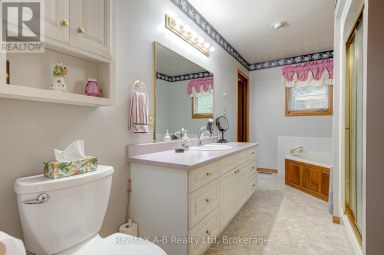 137 MITCHELL COURT West Perth (Mitchell) Ontario photo 17