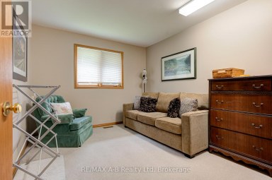 137 MITCHELL COURT West Perth (Mitchell) Ontario photo 20