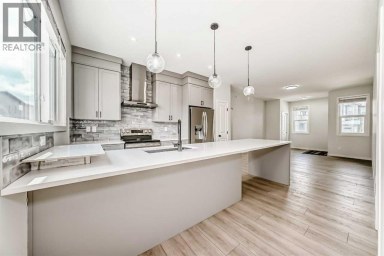 212 Lucas Place NW Calgary Alberta photo 13