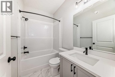 212 Lucas Place NW Calgary Alberta photo 28