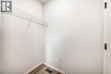 212 Lucas Place NW Calgary Alberta photo 30