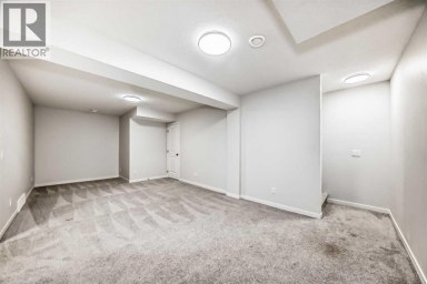 212 Lucas Place NW Calgary Alberta photo 33