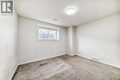 212 Lucas Place NW Calgary Alberta photo 37