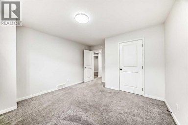 212 Lucas Place NW Calgary Alberta photo 38