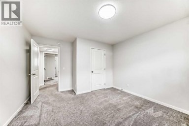 212 Lucas Place NW Calgary Alberta photo 39