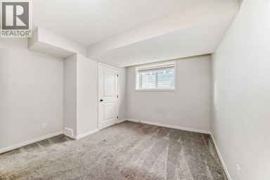 212 Lucas Place NW Calgary Alberta photo 41