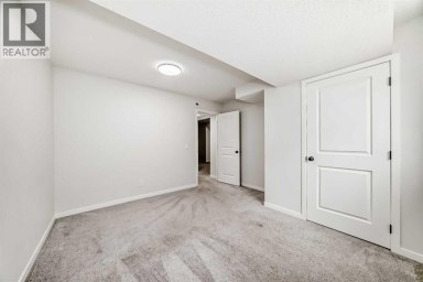 212 Lucas Place NW Calgary Alberta photo 42