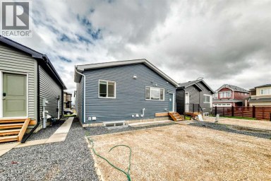 212 Lucas Place NW Calgary Alberta photo 46