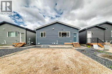 212 Lucas Place NW Calgary Alberta photo 47