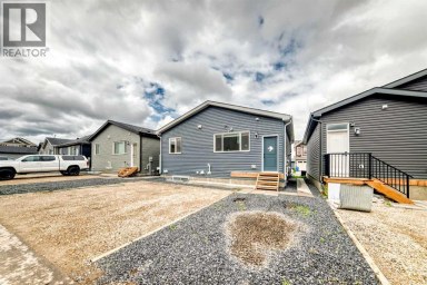 212 Lucas Place NW Calgary Alberta photo 48