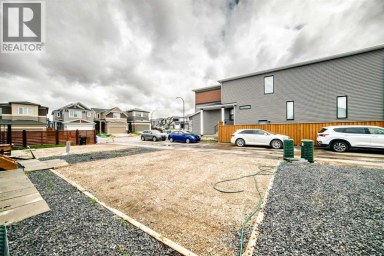 212 Lucas Place NW Calgary Alberta photo 49