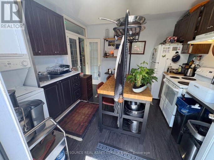 MAIN FLOOR - 2241 QUEEN STREET E, Toronto (The Beaches), Ontario, M4E1G1
