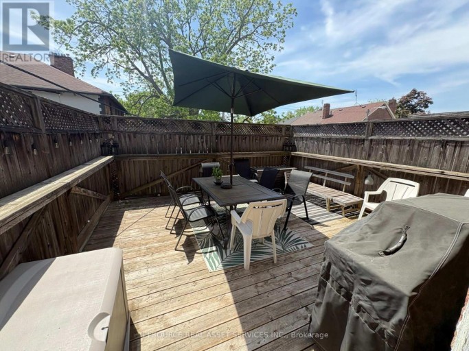 MAIN FLOOR - 2241 QUEEN STREET E, Toronto (The Beaches), Ontario, M4E1G1
