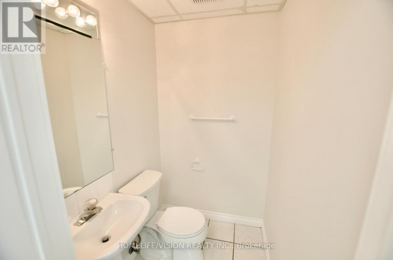 303 - 1315 LAWRENCE AVENUE E, Toronto (Victoria Village), Ontario, M3A3R3