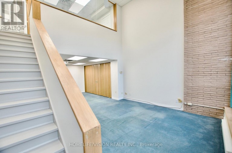 303 - 1315 LAWRENCE AVENUE E, Toronto (Victoria Village), Ontario, M3A3R3