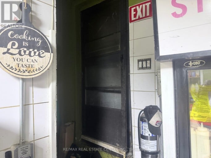 399 KEELE STREET W, Toronto (Junction Area), Ontario, M6P2K9