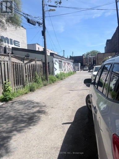 399 KEELE STREET W, Toronto (Junction Area), Ontario, M6P2K9