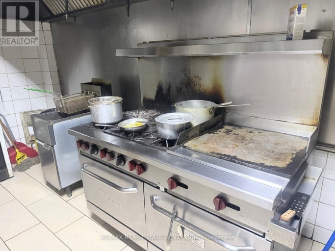 399 KEELE STREET W, Toronto (Junction Area), Ontario, M6P2K9