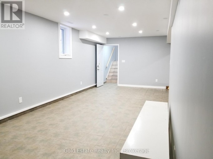 BSMT - 426 LANGLOIS AVENUE, Windsor, Ontario, N9A2G4