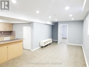 BSMT - 426 LANGLOIS AVENUE Windsor Ontario photo 4
