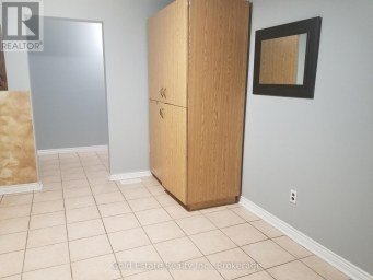 UPPER - 426 LANGLOIS AVENUE Windsor Ontario photo 15