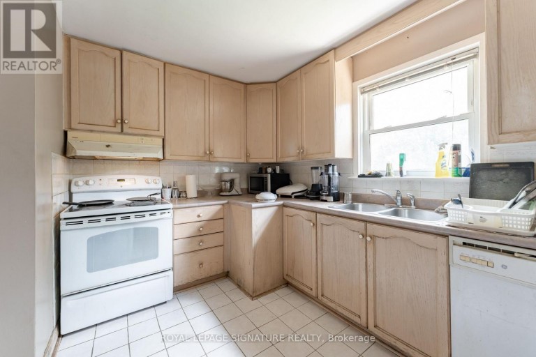 MAIN - 14 LAWNDALE ROAD, Toronto (Scarborough Village), Ontario, M1M3R6