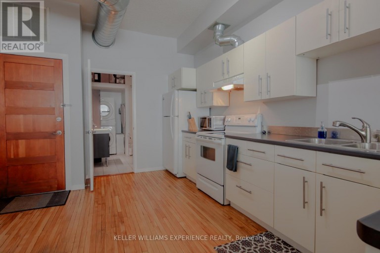 2ND FLOOR - 17 JOHN STREET N, Hamilton (Beasley), Ontario, L8R1H1