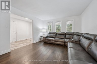 284 COLBORNE STREET Centre Wellington (Elora/Salem) Ontario photo 5