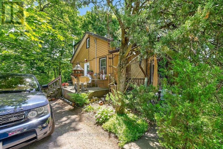 104 TEAL AVENUE, Hamilton (Stoney Creek), Ontario, L8E3B4
