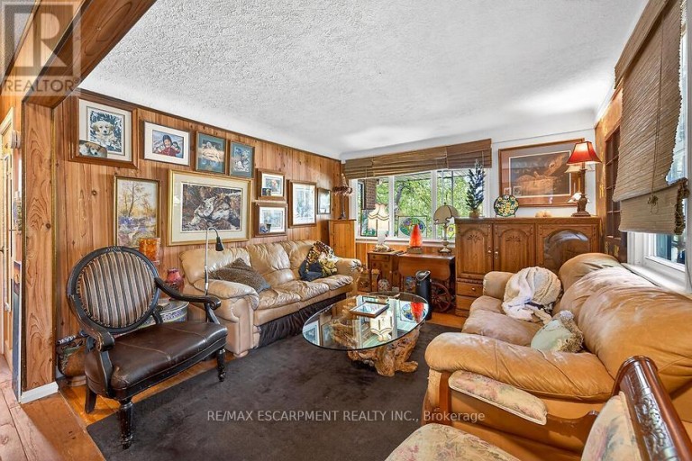 104 TEAL AVENUE, Hamilton (Stoney Creek), Ontario, L8E3B4
