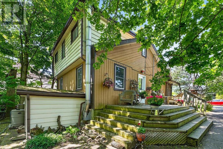 104 TEAL AVENUE, Hamilton (Stoney Creek), Ontario, L8E3B4