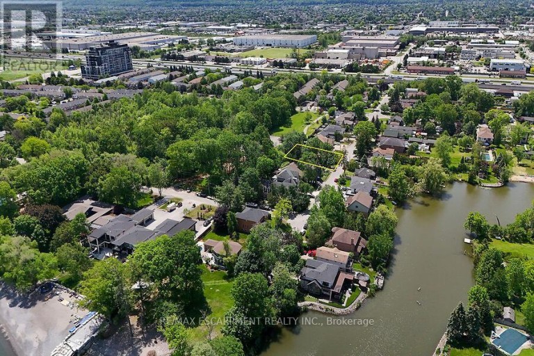 104 TEAL AVENUE, Hamilton (Stoney Creek), Ontario, L8E3B4