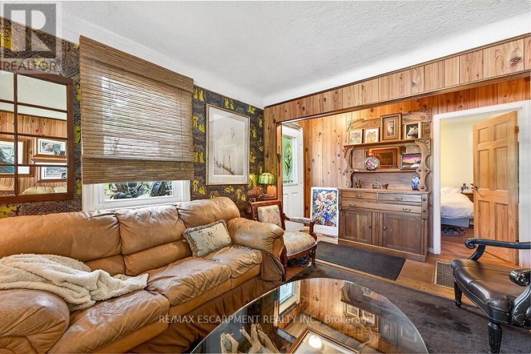 104 TEAL AVENUE, Hamilton (Stoney Creek), Ontario, L8E3B4