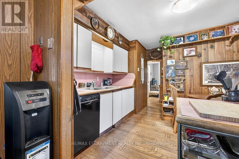 104 TEAL AVENUE, Hamilton (Stoney Creek), Ontario, L8E3B4