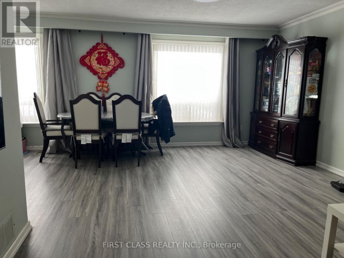 14 PRINGLE AVENUE, Markham (Markham Village), Ontario, L3P2P4