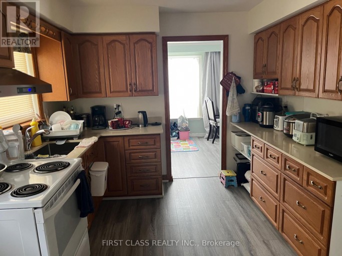 14 PRINGLE AVENUE, Markham (Markham Village), Ontario, L3P2P4