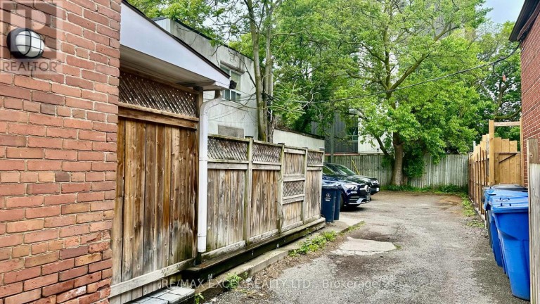 1201 BROADVIEW AVENUE, Toronto (Broadview North), Ontario, M4K2T1