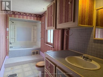 21 PETER STREET S Brockton Ontario photo 14