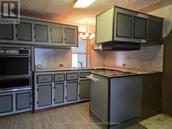 21 PETER STREET S Brockton Ontario photo 5