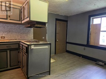 21 PETER STREET S Brockton Ontario photo 8
