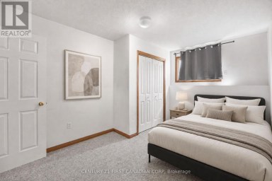 351 FLEMING DRIVE London East (East D) Ontario photo 12