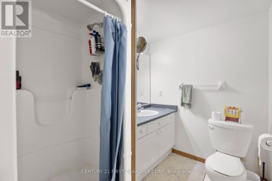 351 FLEMING DRIVE London East (East D) Ontario photo 14