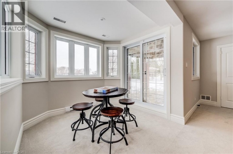 38 DEER RIDGE Crescent, Kitchener, Ontario, N2P2L3