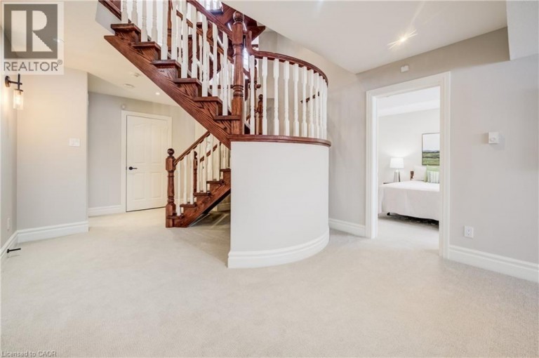 38 DEER RIDGE Crescent, Kitchener, Ontario, N2P2L3