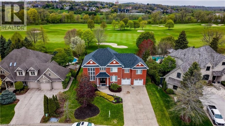 38 DEER RIDGE Crescent, Kitchener, Ontario, N2P2L3